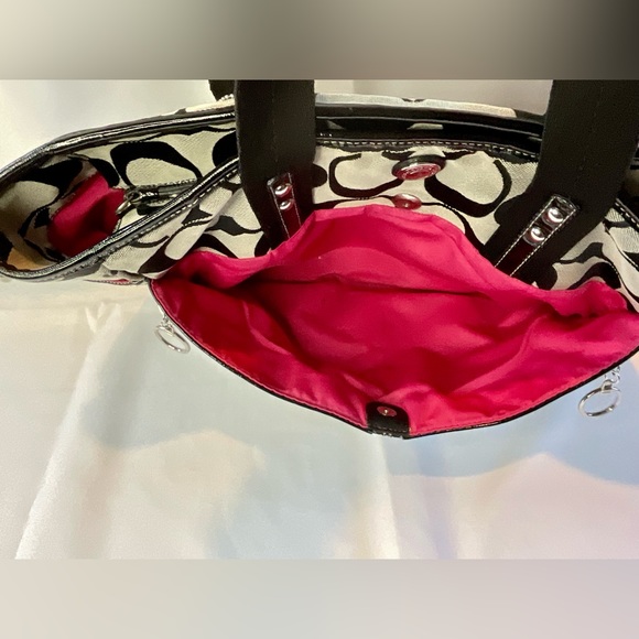 Authentic Coach diaper bag, black and gray with hot pink interior lining - Picture 10 of 16